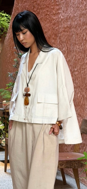 Chemise asymétrique oversize en coton et lin – Blanc cassé